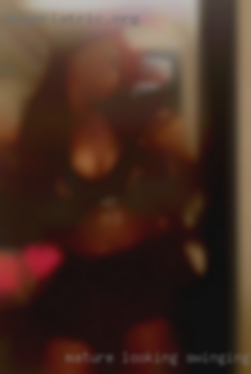 Mature looking swinging to be fuck anamos!